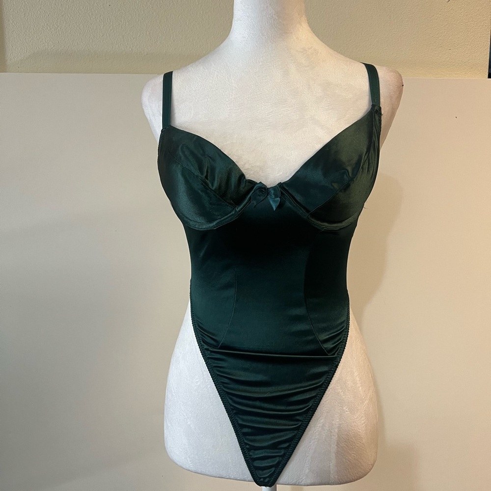 Vintage Victoria’s Secret GOLD LABEL Second skin satin, Miracle bra Teddy, green
